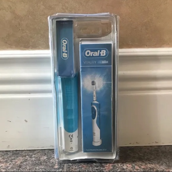 Oral B Electric Toothbrush - Picture 3 of 4